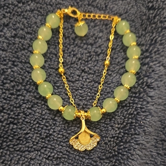 Jewelry - Elegant Gold and Jade Beaded Bracelet